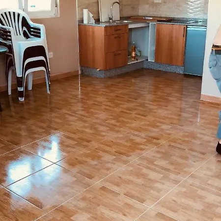 San Saturnino Tatil Evi Naron (Lugo)